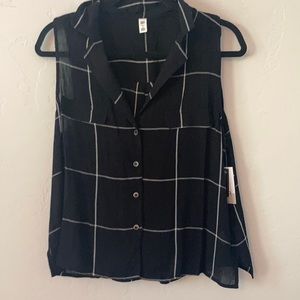 BP brand. Size M. Black and white